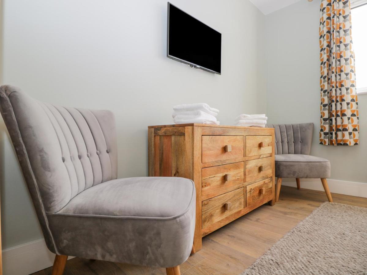 Birch House Villa Corsham Bagian luar foto